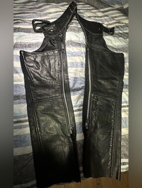 Sexy Women’s Biker’s Club Black Leather Chaps w/Silvertone Hardware, Sz L! 🍁
